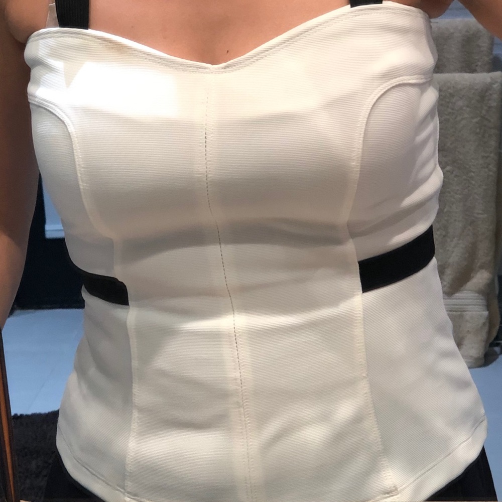 Pretty top - Picture 2 of 5